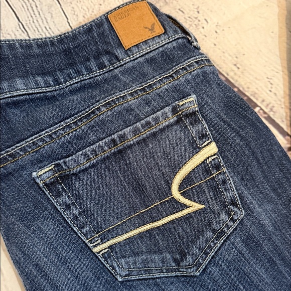 American Eagle Outfitters Artist Dark Blue Flare Jeans Womens Size 10 *Hemmed* - Picture 2 of 8